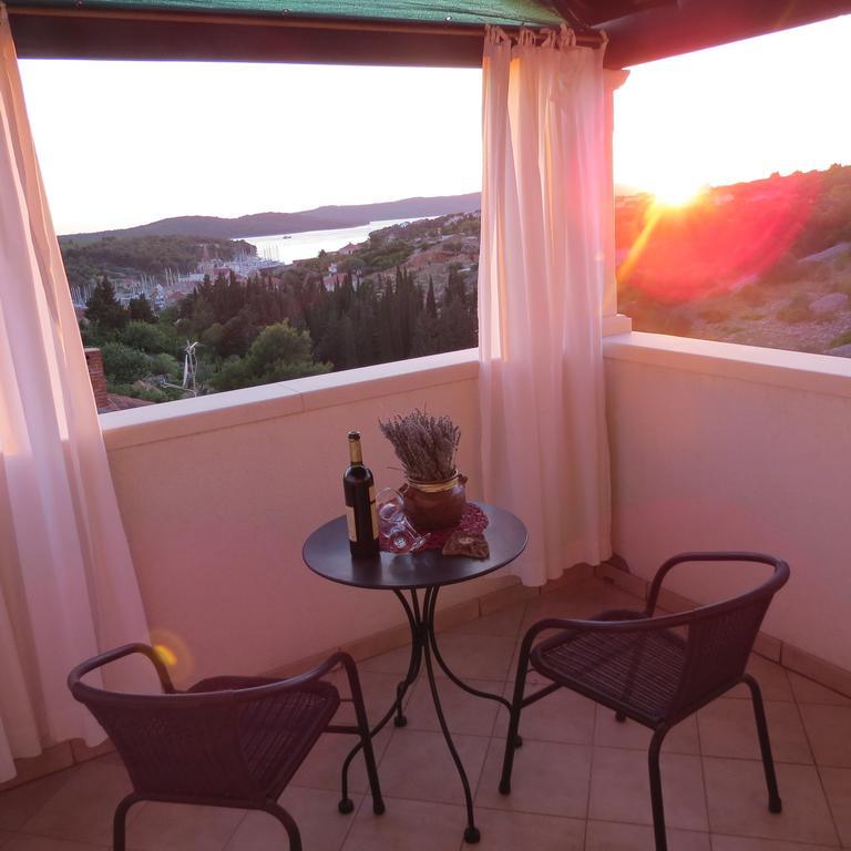 Apartmani Rita Milna  Bagian luar foto