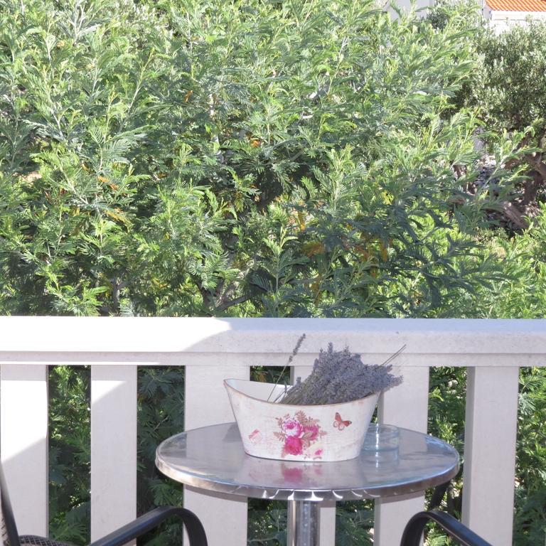 Apartmani Rita Milna  Bagian luar foto